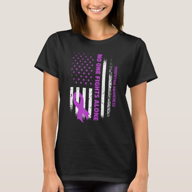 Nobody Fights Porphyria Alone USA Flag Purple Ribb T Shirt (Framsida)