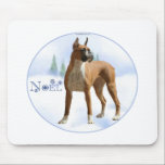 Noel Boxer Musmatta<br><div class="desc">Noel. Evergreens,  en snöbakgrund,  och Boxer önskar er en fredlig julhelg i jul. Vårt hund design ger en underbar gåva till dig eller en vän.</div>