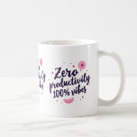 Noll produktivitet 100 % Vibes Aesthetic Quote Kaf Kaffemugg<br><div class="desc">Bygg upp den kyliga livsstilen med detta "nollproduktivitet, 100 % vibes"-estetiska citat mugg. Perfekt för lata förmiddagar, mysiga efterdyningar eller att helt enkelt njuta av kaffe utan tryck. Med ett fet återtro-stil-typsnitt och en fredlig minimalistisk utformning ger detta klassiska keramiska mugg, 11 oz, både humor och lugn-vibes till din dagliga...</div>