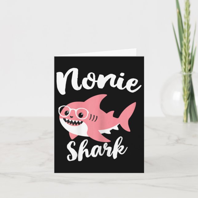 Nonie haj mamma dag mormor rolig  kort (Framsida)