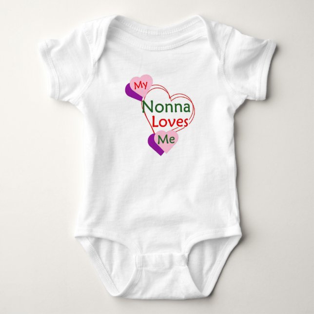 Nonna älskar mig Baby Bodysuit T Shirt (Framsida)