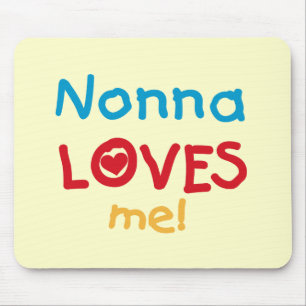 Nonna älskar mig T-tröja och gåvor Musmatta