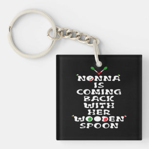 Nonna kommer tillbaka med sin träsked
