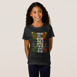 Nonna kommer tillbaka med sin träsked t shirt