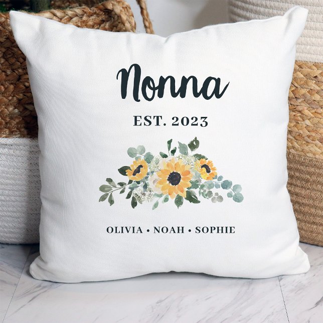 Nonna | Söt Rustic Solros och Namn Kudde (A pretty keepsake pillow for your Nonna, with lovely rustic sunflowers)