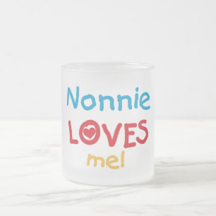 Nonnie älskar mig Tshirts och gåvor Frostad Glasmugg