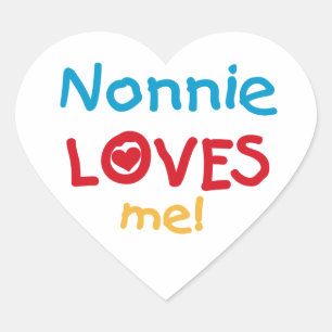 Nonnie Kärlek Me Tshirts och Gifts Hjärtformat Klistermärke