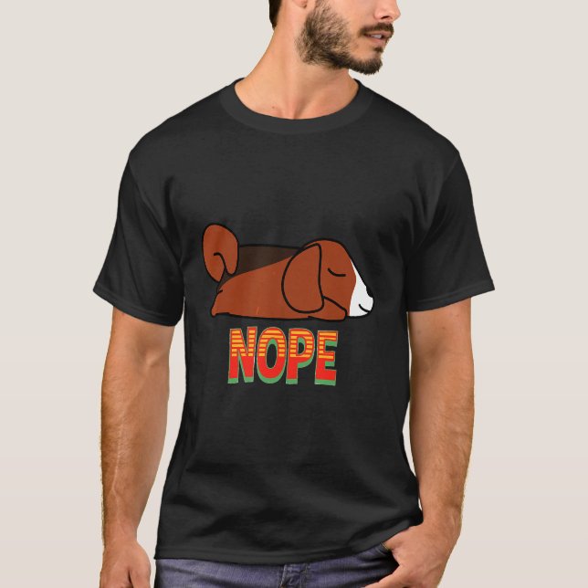 Nope Sleeping Beagle T Shirt (Framsida)