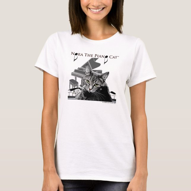 Nora #006 (Ljus) Tee Shirt (Framsida)