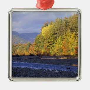 Nordamerika, USA, NH, Saco River. Rundsten Julgransprydnad Metall