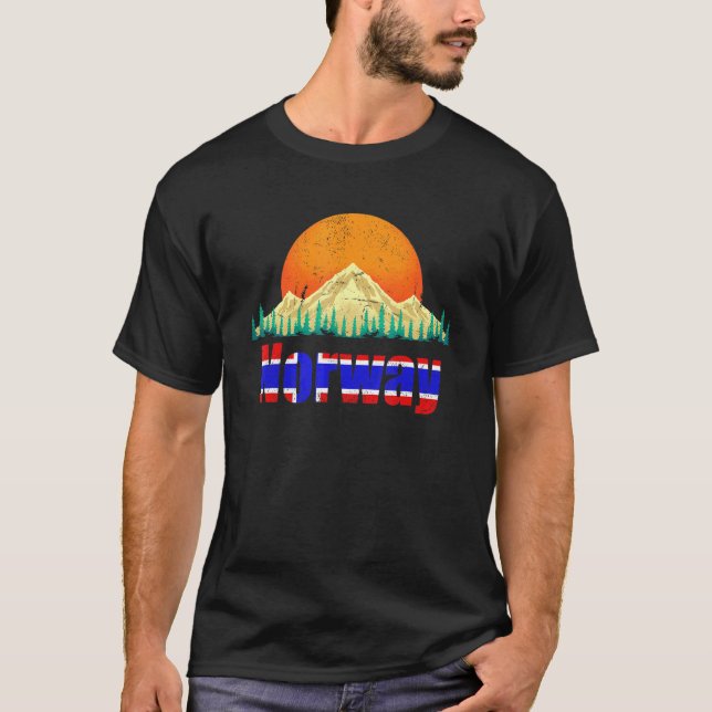 Nordic Country Norwegian Flag Mountains Sunset Nor T Shirt (Framsida)