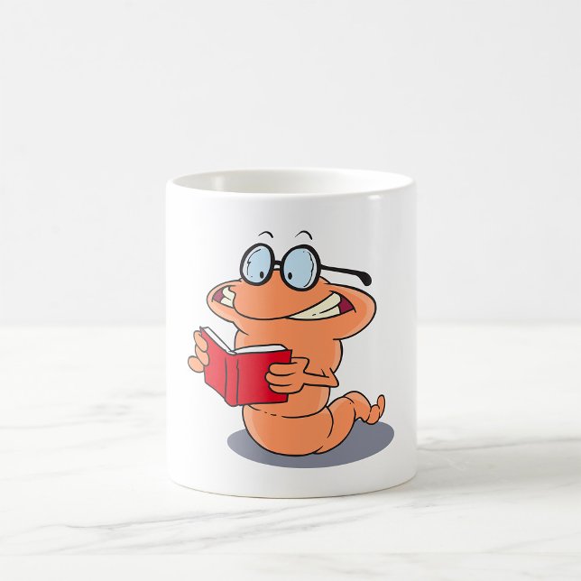 Nördigt bokorm som läser en bok kaffemugg (Skapare uppladdad)