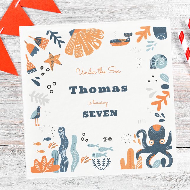 Nordisk havslevande varelser barns födelsedag unde pappersservett (Skapare uppladdad)