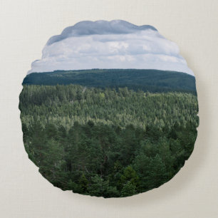 Nordisk skog med moln Natur Landskapsfoto Rund Kudde