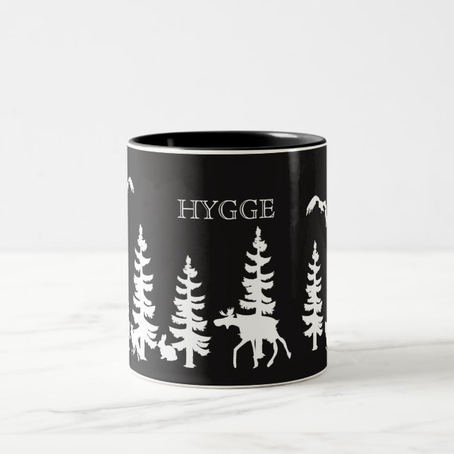 Nordiska Hygge med skogsilhouettes svartvita Två-Tonad Mugg (Center)