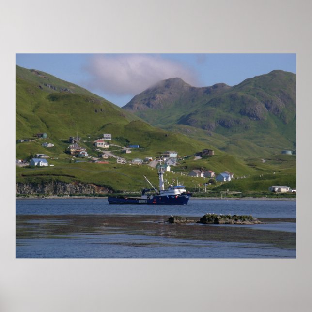 Nordiska marinen, Crab Boat in Dutch Harbor, AK Poster (Framsidan)