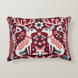 Nordiskt inspirerat broderat Dekorativ kudde