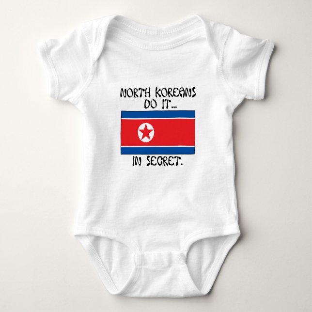 Nordkoreaner Gör Det... I Hemlighet. T-shirt (Framsida)