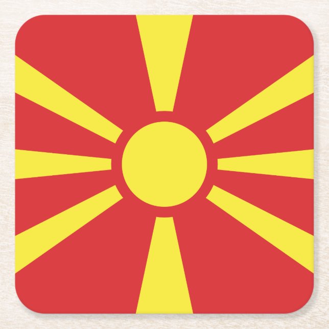 Nordmakedoniens flagga underlägg papper kvadrat (Framsidan)