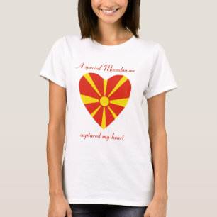 Nordmakedonska Flagga Raring T-Shirt