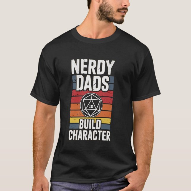 Nördpappor Bygger Karaktär Fantasy RPG Spelare T Shirt (Framsida)