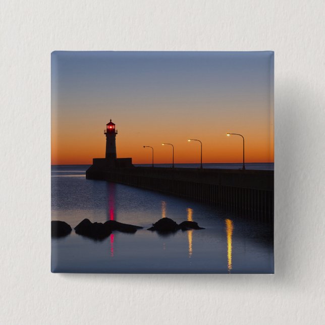 Nordpirens fyr i Duluth, Minnesota, Knapp (Framsida)