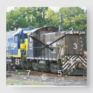 Norfolk sydlig strömbrytare 1001 2105 & CSX 1537 Fyrkantig Klocka