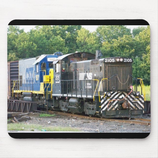Norfolk sydlig strömbrytare 1001 2105 & CSX 1537 Musmatta (Framsidan)