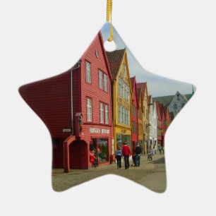 Norge Bergen, målade hus på stranden Julgransprydnad Keramik