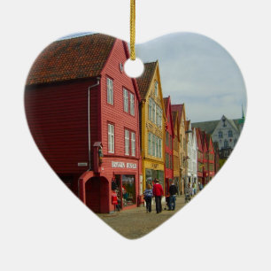 Norge Bergen, målade hus på stranden Julgransprydnad Keramik