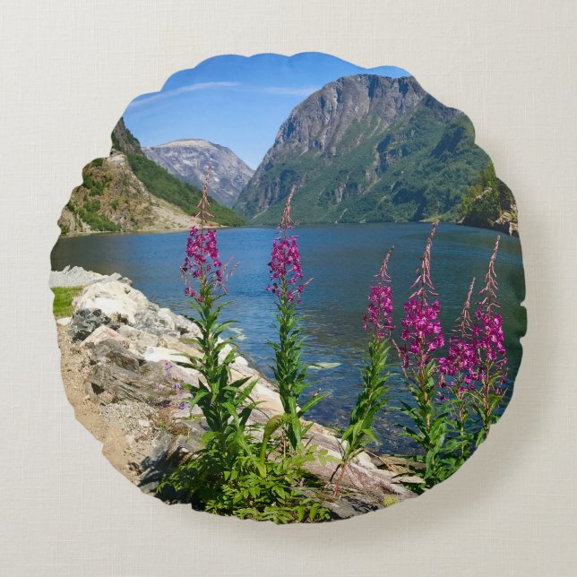 Norge Gudvangen Village Scene Round Pillow Rund Kudde (Framsidan)