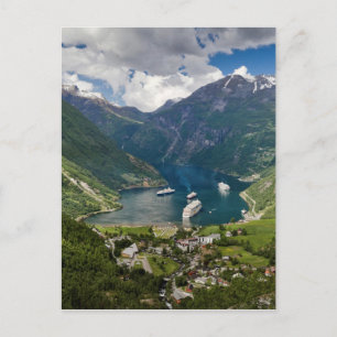 Norgen beskådar till Geiranger från Flydalsjuvet Vykort