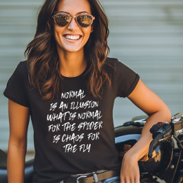 Normalt är en illusion t shirt