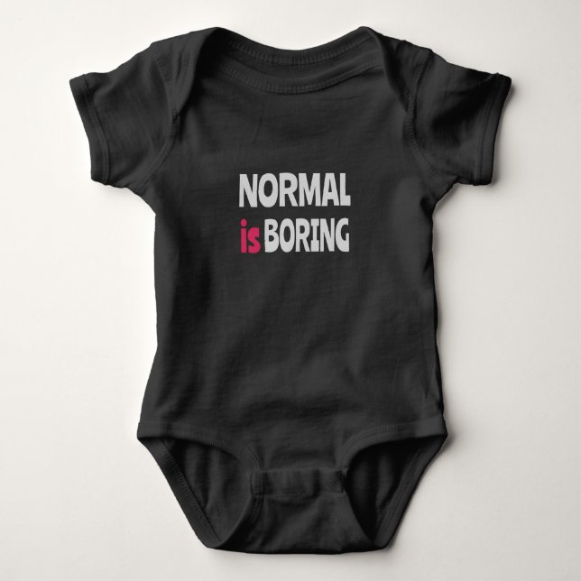 Normalt är tråkigt t shirt (Framsida)