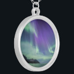 Norra Ljus Senja Silverpläterat Halsband<br><div class="desc">Naturfoto av grönt och lila norra Ljus (Aurora borealis) ovanför ön Senja i norra Norgen,  Skandinavien. Fotoplats: Tungeneset. Photo © Sebastian Mask.</div>