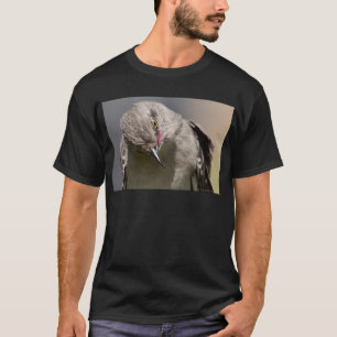 Norra Mockingbird tar en Bow Apparel & Gifts T Shirt