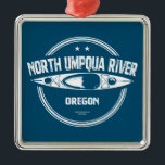 Norra Umpqua Floden Oregon Kayak Julgransprydnad Metall<br><div class="desc">Floden North Umpqua är en biflod av Umpqua-floden,  ungefär 106 sjömil lång,  i sydvästra Oregon. Det dränerar ett scenformigt och tåligt område av Cascade Range sydost om Eugene.</div>