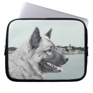 Norsk Elkhound vid Village Painting - Hund Art Laptop Fodral