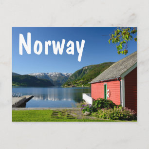 Norsk fjordsvy med rött strumhus vykort