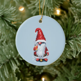 Norsk Tomte som håller en tranbärsjuicecocktail Julgransprydnad Keramik