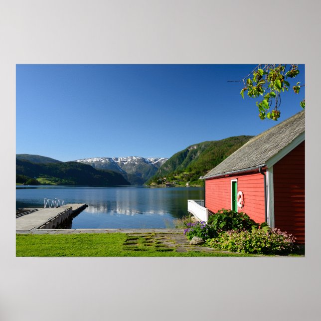 Norskt fjordutsikt och båthus poster (Framsidan)
