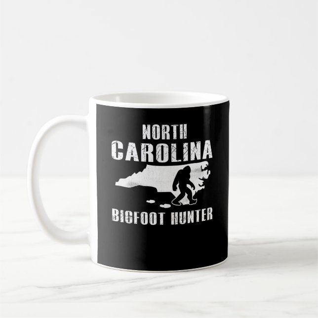 North Carolina Bigfoot Hunter Funny Sasquatch Gift Kaffemugg (Vänster)