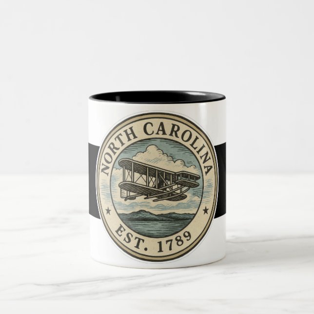 North Carolina Flying Decal Mug Två-Tonad Mugg (Center)