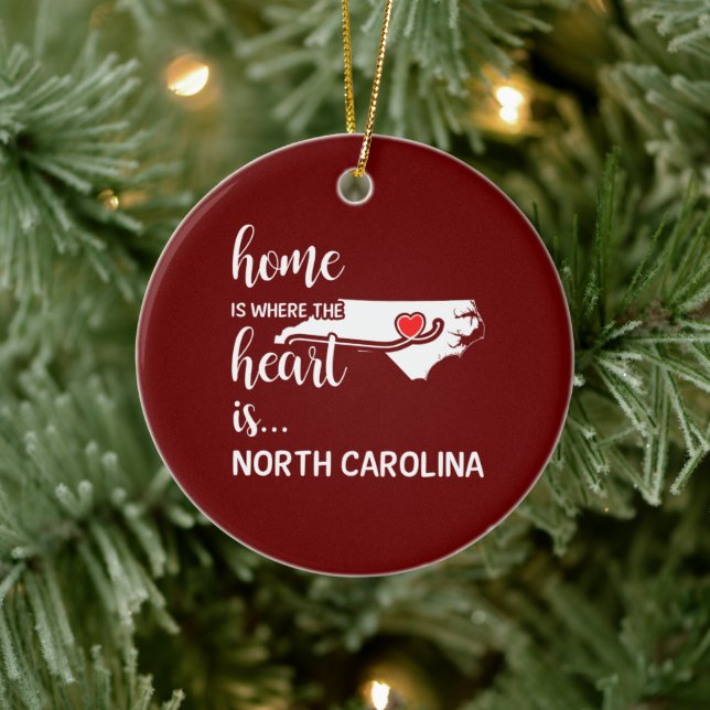 North Carolina Home är där hjärtat finns Julgransprydnad Keramik (Träd)