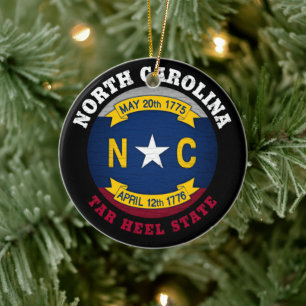 NORTH CAROLINA TAR HEEL STATLIG FLAGGA JULGRANSPRYDNAD KERAMIK
