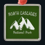 North Cascades nationalpark Julgransprydnad Metall<br><div class="desc">North Cascades nationalpark är som ingen annan. Washington Pass,  Maple Pass,  Blue Sjö Trail,  det överraskar vid varje tillfälle. Visa din passion för fjärrvildmark och kärlek i den här parken!</div>