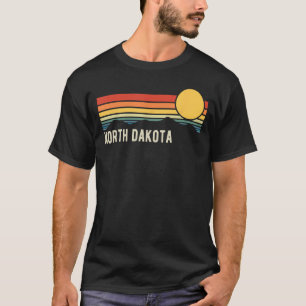 North Dakota USA Retro Sunset Stil Design T Shirt