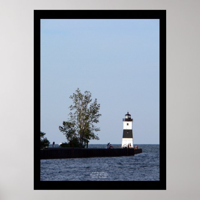 North Pier Lighthouse, Presque Isle, PA Poster (Framsidan)