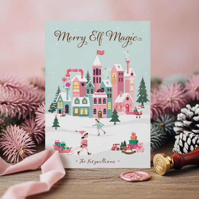 North Pole Elf Workshop Jultomten Rosa Village Julkort (North Pole Elf Workshop Santa Claus Pink Village Holiday Card)