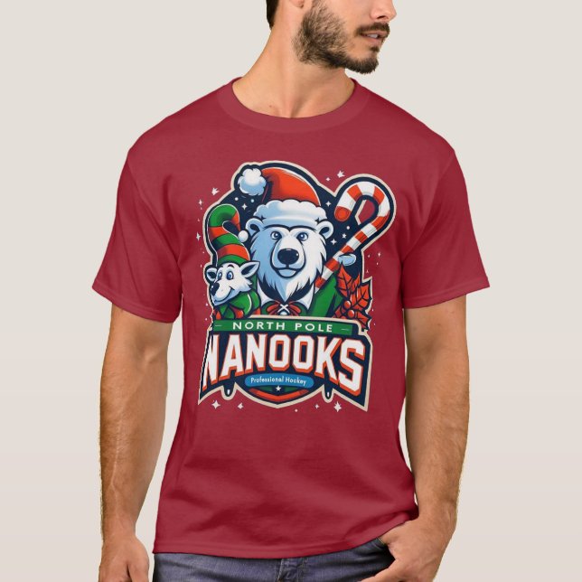 North Pole Nanooks 🐻 ‍ ❄ Hockey 🏒 Santa's Team � T Shirt (Framsida)